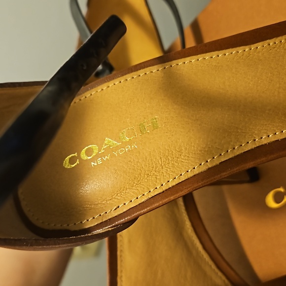 COACH ankle strap pumps 8.5 - Picture 4 of 4